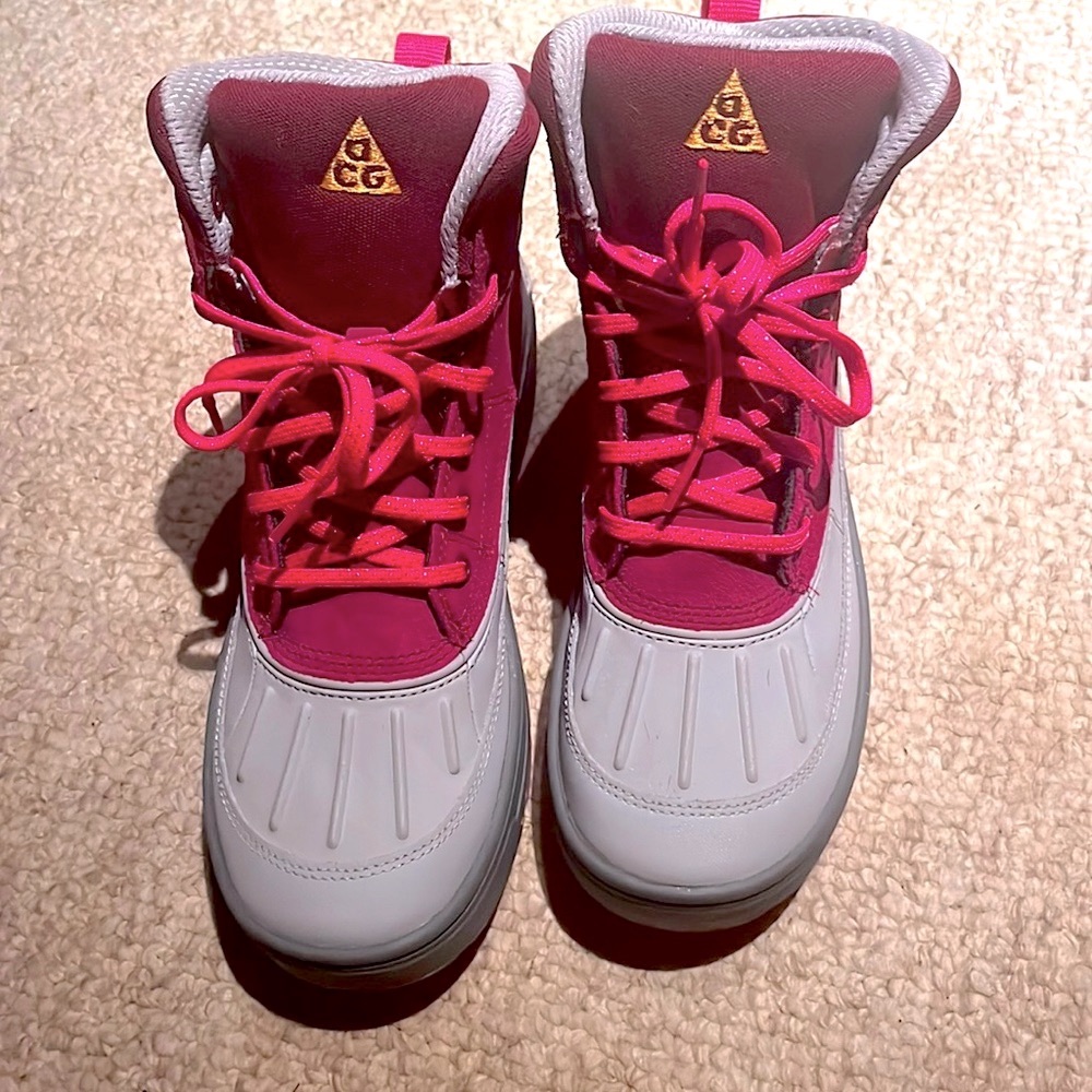 NEW Girl’s Nike Boots